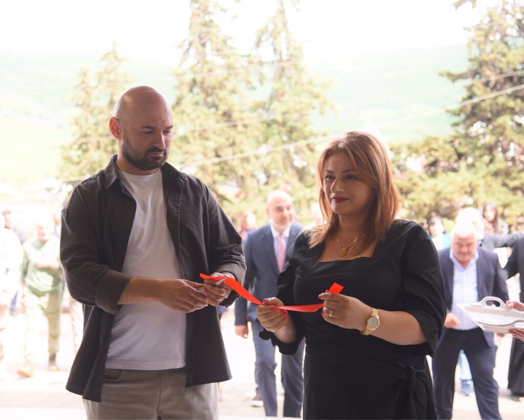 A Community Gallery Opens in Berd
