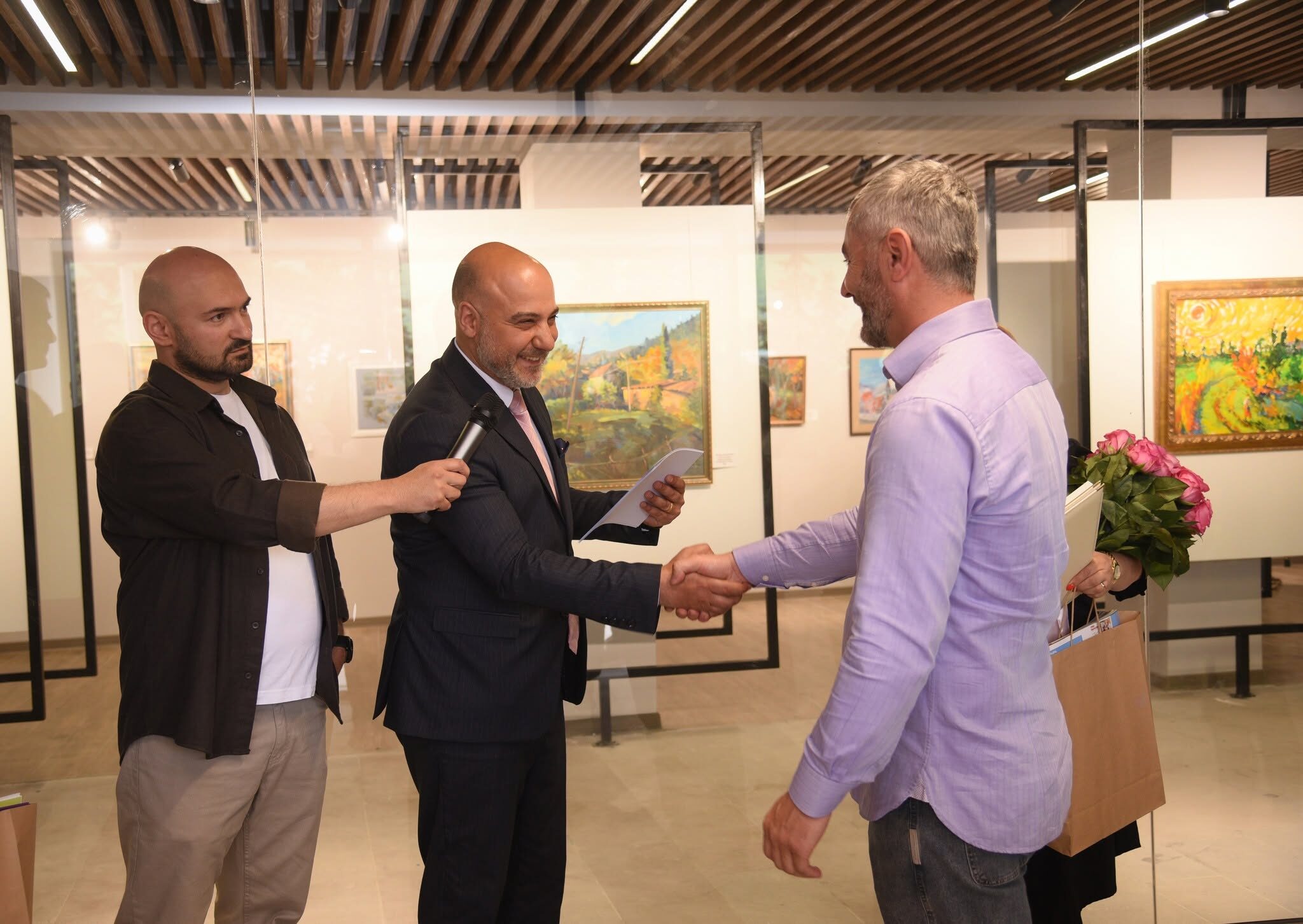 A Community Gallery Opens in Berd