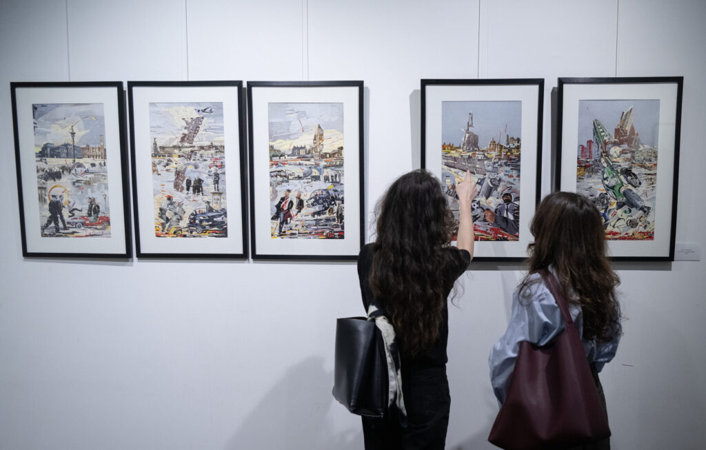 The Pictures of Busy People - photo 10
